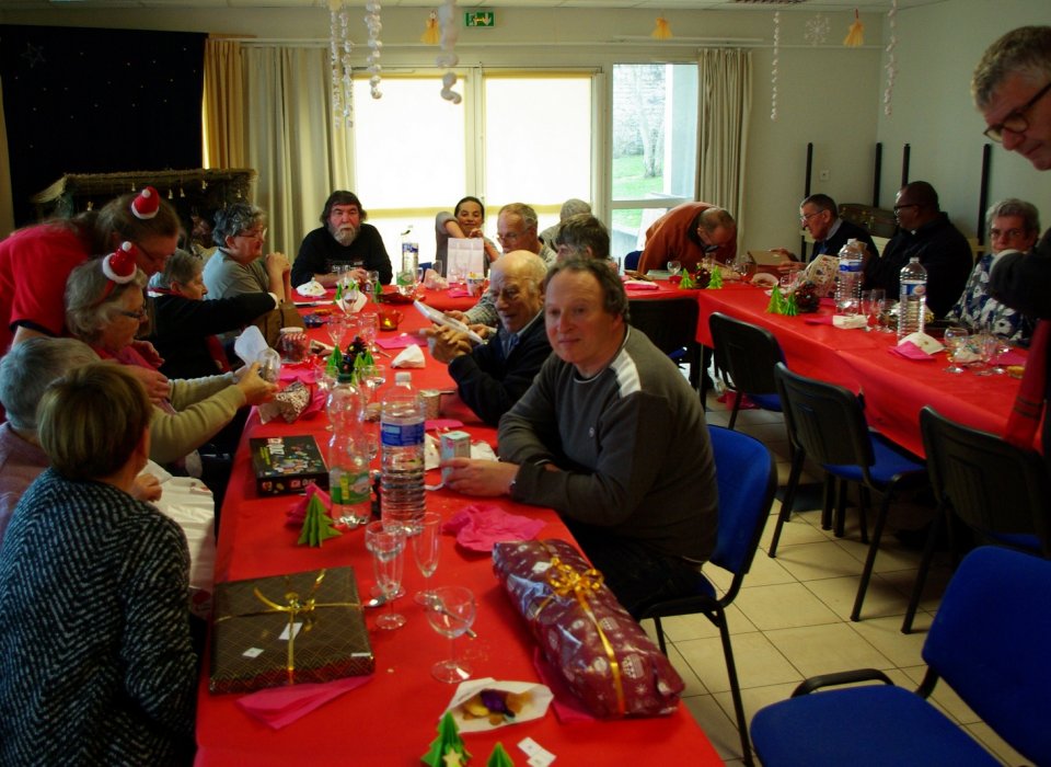 Repas de Noel solidaire à Fouesnant Délégation du Finistère du